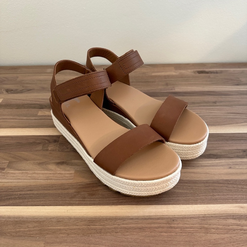 Sorel Brown Cameron Flatform Women’s Wedge Sandal size 8.5 NWOT
